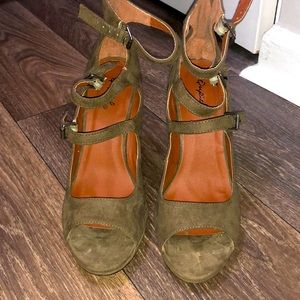 army green block heel